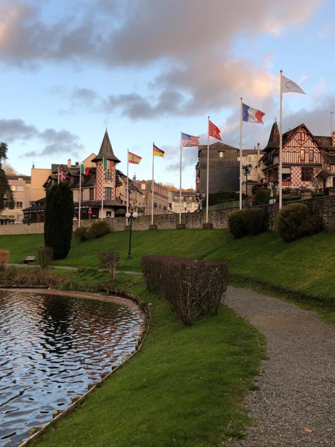 Manoir De La Prise Tarot Bed & Breakfast Bagnoles de l'Orne Normandie Екстериор снимка